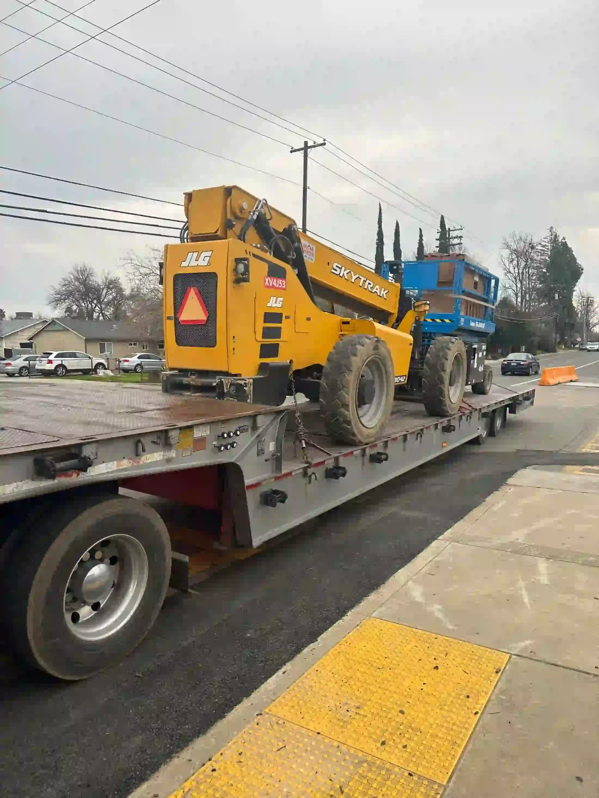 Heavy Equipment Hauling and Transport Services | Sacramento County, CA | Vons Transport