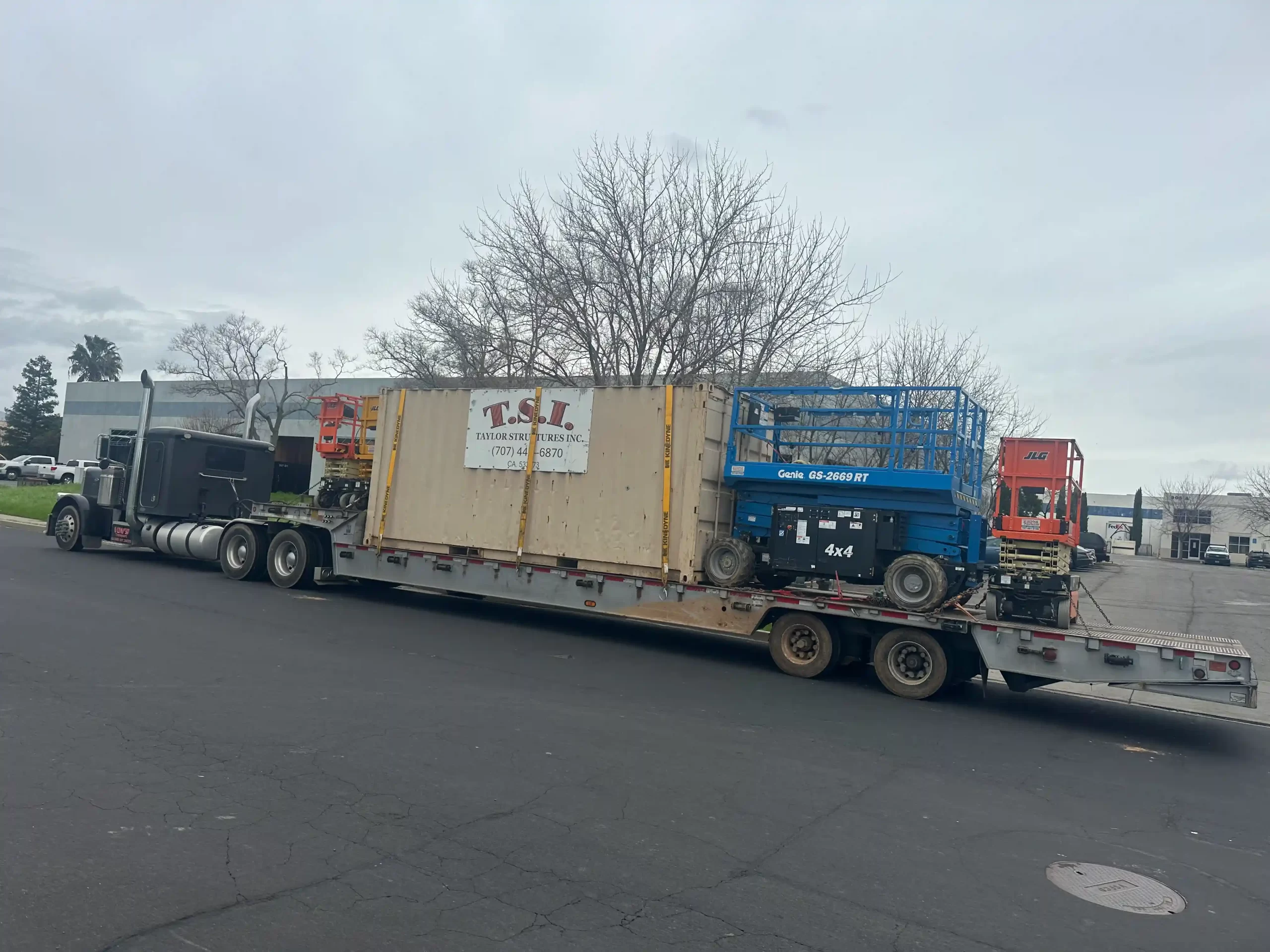 Heavy Equipment Hauling and Transport Services | Sacramento County, CA | Vons Transport