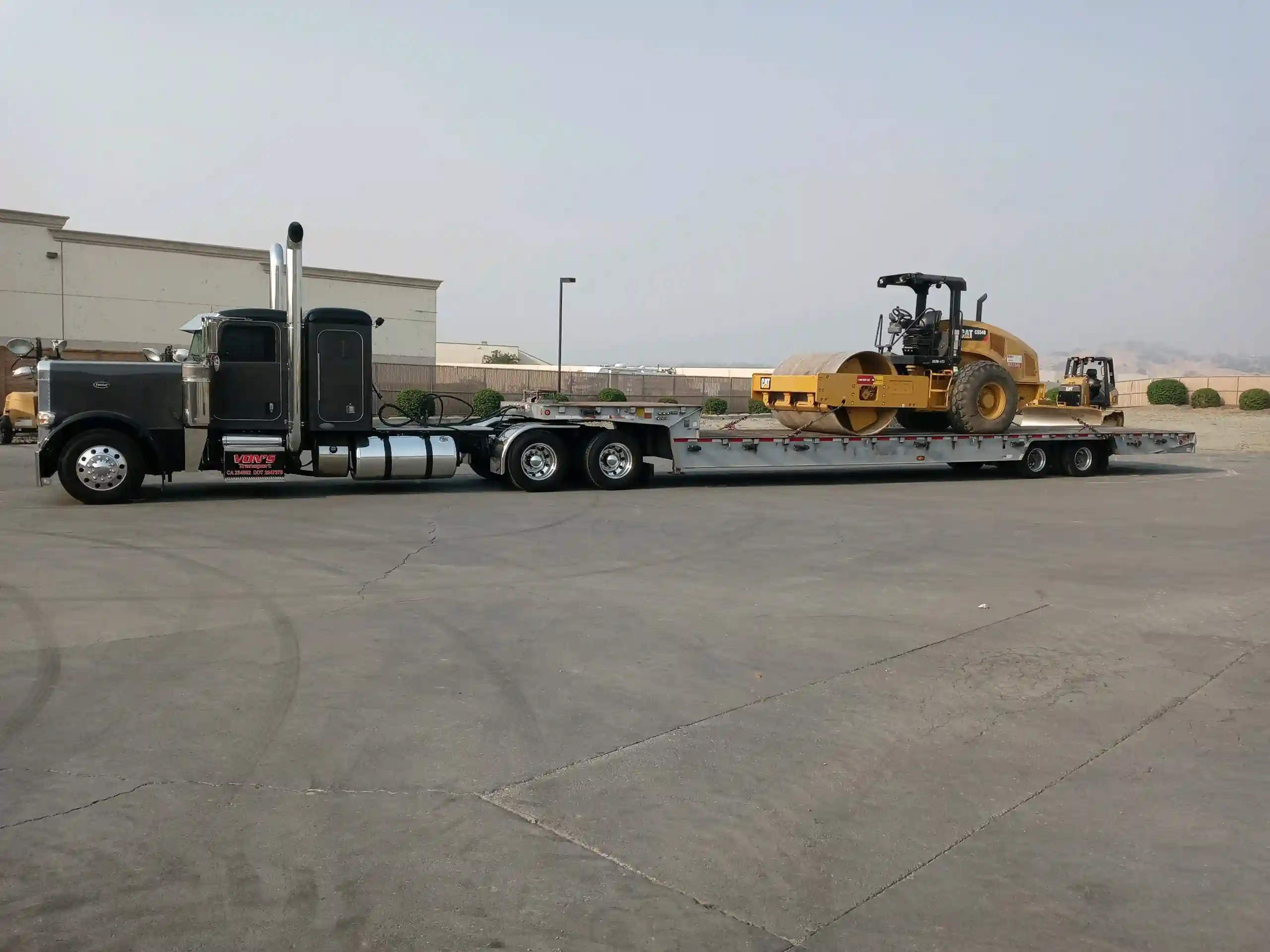 Heavy Equipment Hauling and Transport Services | Sacramento County, CA | Vons Transport